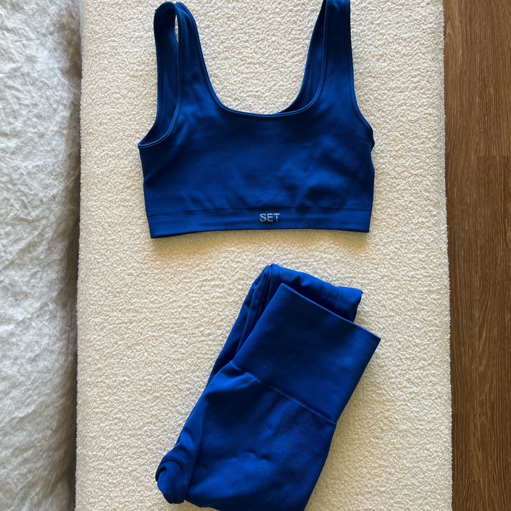 SET Active Box Bra and Leggings